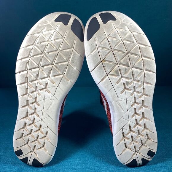 Size 7.5 - Women’s Nike Free Run Flyknit multicolor shoes - Picture 8 of 9